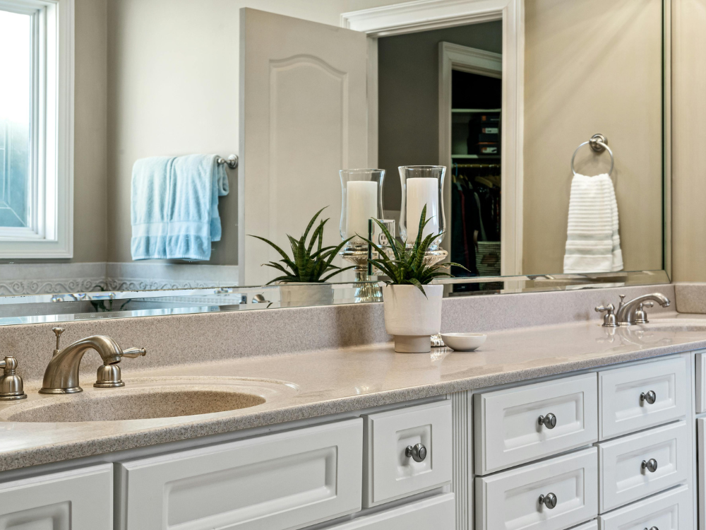 Mirrors cabinets