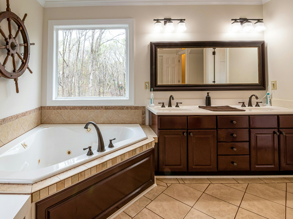 Bathroom cabinets