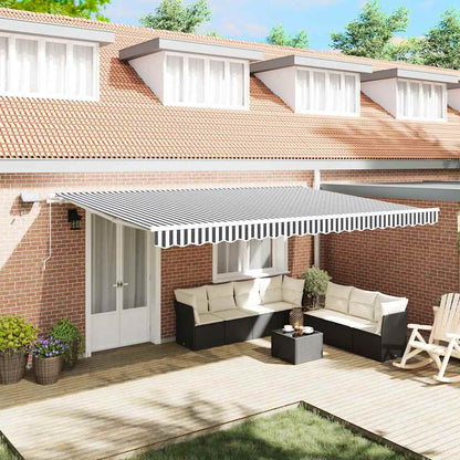 Retractable Awning | Anthracite and White